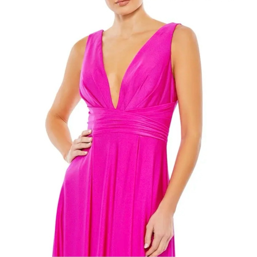 Mac Duggal V-Neck Fuchsia Evening Gown with High Slit size 2 NWT - Picture 4 of 10